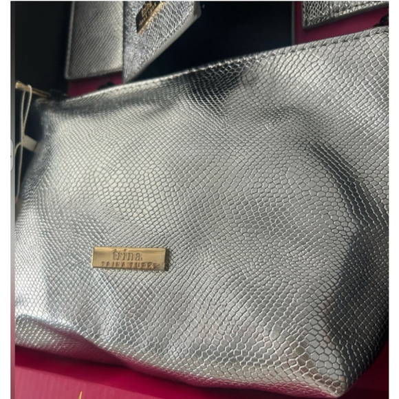 Trina Turk 4PC Travel Set NWT - Picture 2 of 4